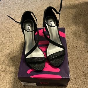 Fioni strapped stiletto heel